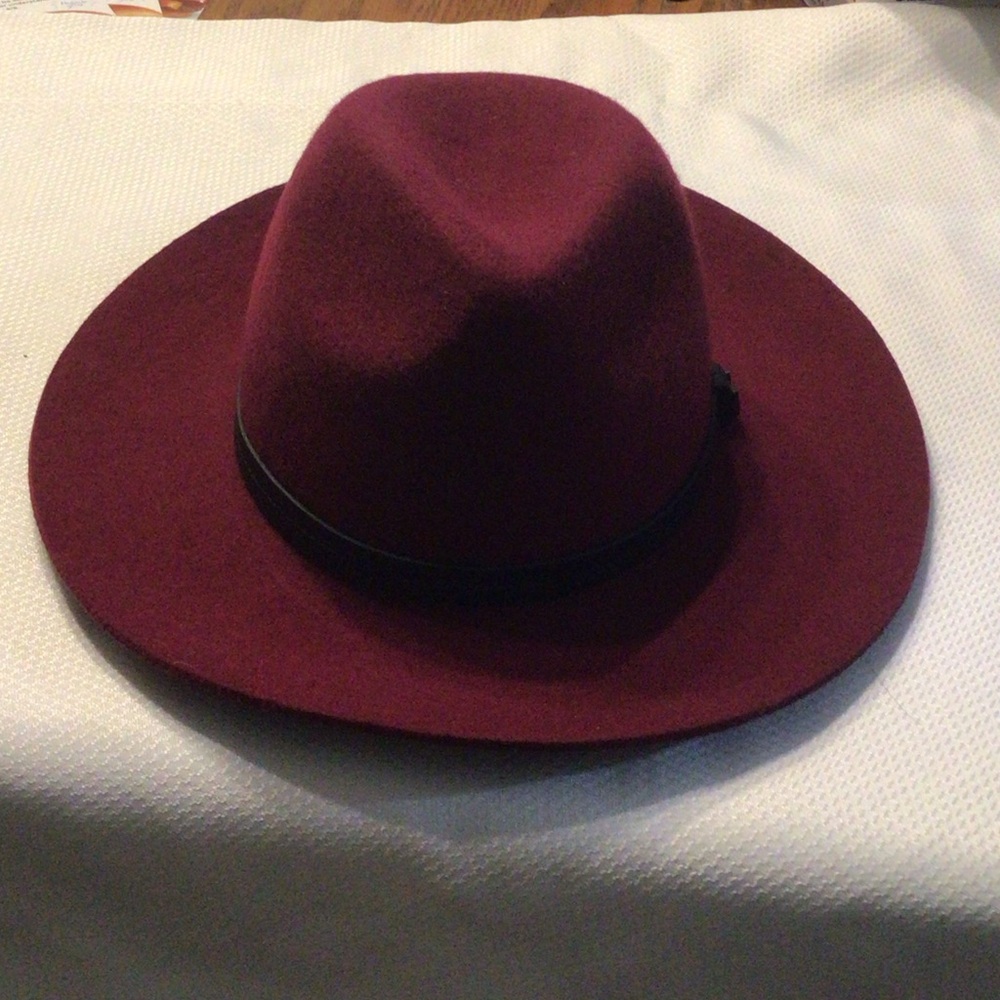 Burgundy wool felt H by Halston women’s fedora hat
